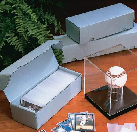 Clamshell Storage Box Preserve Birthday/Holiday Cards Greeting Box. Lineco Archival White Faux Leather Greeting Card Holly Embossing Includes Divider for Cards up to 6 x 8.5 Size 